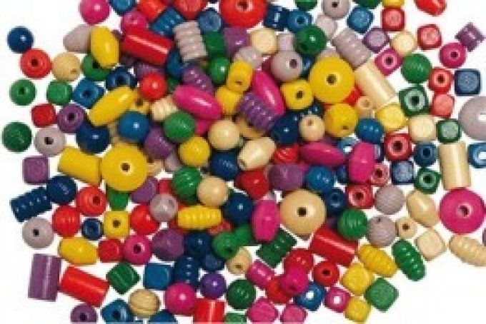 Sachet de 500 grammes de perles en bois mixtes couleurs vives assorties